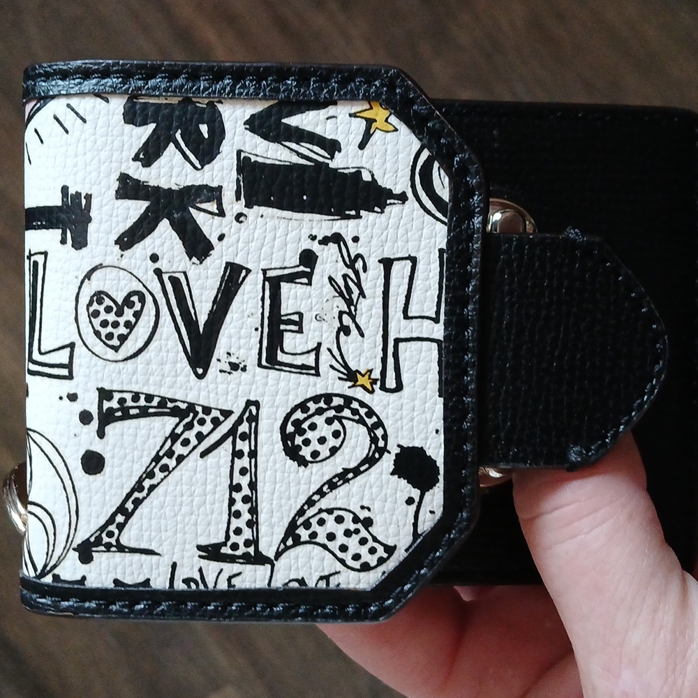 Henri Bendel Graffit Card Holder with Key Chain. - Picture 11 of 13